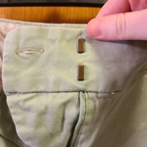 Loft LIKE NEW sage green Riviera shorts - Picture 4 of 7